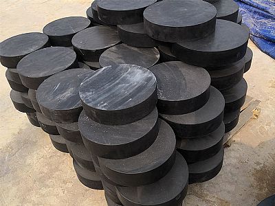 樟树市板式橡胶支座由若干层橡胶片与薄钢板经加压硫化